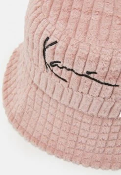 Budget 🎉 Karl Kani SIGNATURE FUZZY BUCKET HAT UNISEX - Hut - Pink 🤩 5 Budget 🎉 Karl Kani SIGNATURE FUZZY BUCKET HAT UNISEX - Hut - Pink 🤩 -Karl Kani Verkäufe b29a8051a171409e8ef5ba6a8def45de