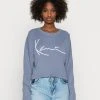 Schlussverkauf ⭐ Karl Kani SIGNATURE CROP CREW - Strickpullover - Blue, Damen ⌛ -Karl Kani Verkäufe bbd48237b448448f84b6ca14e623e2c1