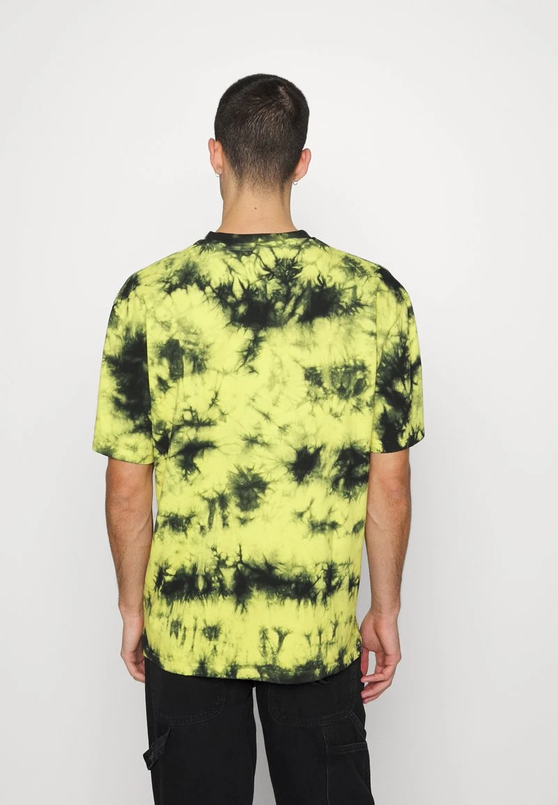 Besorgen ⌛ Karl Kani RETRO TIE DYE TEE UNISEX - T-Shirt Print - Yellow 🔔 3 Besorgen ⌛ Karl Kani RETRO TIE DYE TEE UNISEX - T-Shirt Print - Yellow 🔔 – Bild 3