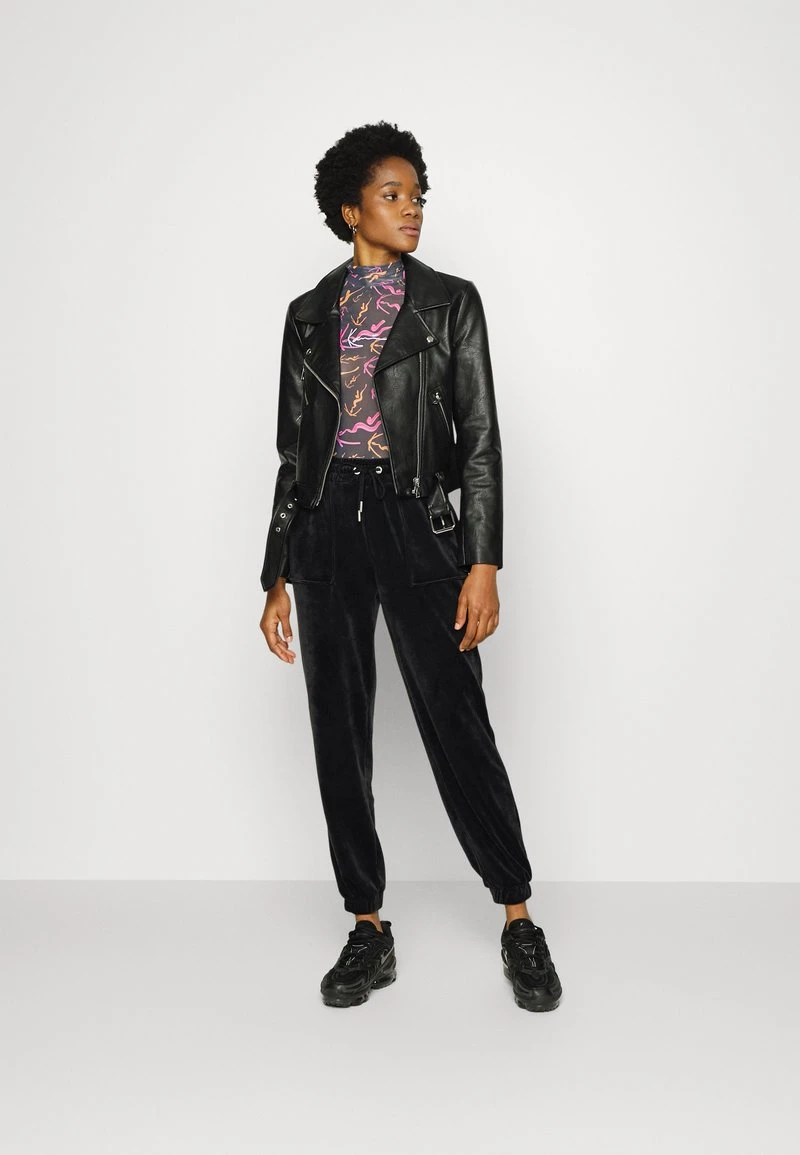 Angebote 💯 Karl Kani SIGNATURE TURTLE NECK - Langarmshirt - Black, Damen ✨ 2 Angebote 💯 Karl Kani SIGNATURE TURTLE NECK - Langarmshirt - Black, Damen ✨ – Bild 2