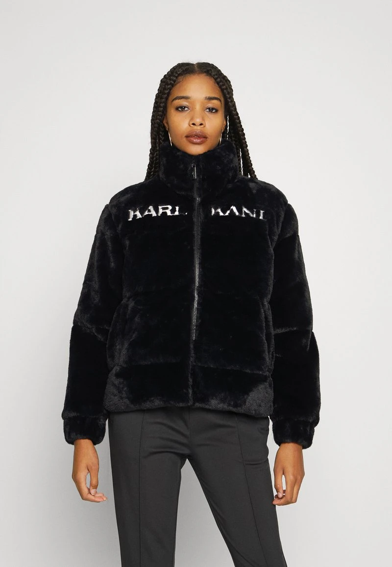 Rabatt 🤩 Karl Kani RETRO PUFFER JACKET - Winterjacke - Black, Damen 👏 1 Rabatt 🤩 Karl Kani RETRO PUFFER JACKET - Winterjacke - Black, Damen 👏