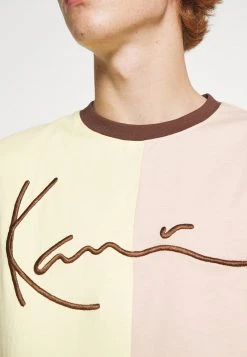 Coupon 👍 Karl Kani UNISEX SIGNATURE BLOCK TEE - T-Shirt Print - Light Yellow ✔️ -Karl Kani Verkäufe c4cec46db38f425aaca43b787a61d3a4
