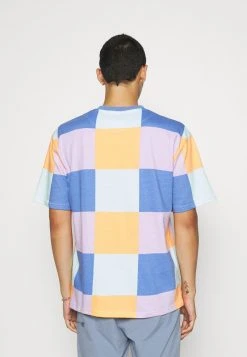 Angebote 😀 Karl Kani SIGNATURE BLOCK TEE UNISEX - T-Shirt Print - Blue 😉 -Karl Kani Verkäufe c646ad8a4e8441fda2d8943da1afcb86