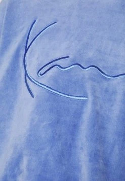 Blitzangebot 🤩 Karl Kani SIGNATURE CROP NICKI HOODIE - Sweatshirt - Blue, Damen ⭐ 15 Blitzangebot 🤩 Karl Kani SIGNATURE CROP NICKI HOODIE - Sweatshirt - Blue, Damen ⭐ -Karl Kani Verkäufe c68e60c5a9844daa9f3f3109c8aba220