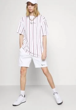 Angebote 😀 Karl Kani SMALL SIGNATURE - Shorts - White, Herren 😉 9 Angebote 😀 Karl Kani SMALL SIGNATURE - Shorts - White, Herren 😉 -Karl Kani Verkäufe c8ca10826b8d48ea9127cf786bbfa35e