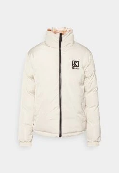 Aktion 🥰 Karl Kani RETRO REVERSIBLE TIE DYE PUFFER JACKET UNISEX - Winterjacke - Off White ✔️ 6 Aktion 🥰 Karl Kani RETRO REVERSIBLE TIE DYE PUFFER JACKET UNISEX - Winterjacke - Off White ✔️ -Karl Kani Verkäufe d00657ed0d40491fa7c663320c5c4128