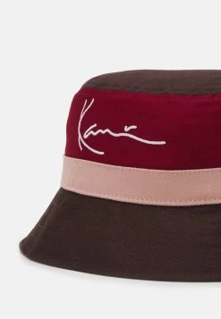 Top 10 ⌛ Karl Kani SIGNATURE BLOCK BUCKET HAT UNISEX - Hut - Rose 🤩 -Karl Kani Verkäufe d1836c30a9d249f4924ebf7c8f533de6