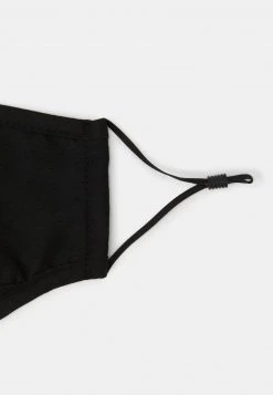 Besorgen ❤️ Karl Kani SIGNATURE FACE MASK - Stoffmaske - Black, Unisex 🛒 -Karl Kani Verkäufe d1c222cdd931469fa78ecaf6e73d26df