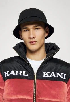 Am billigsten 🔥 Karl Kani RETRO VELVET BLOCK PUFFER UNISEX - Winterjacke - Dark Red ⌛ -Karl Kani Verkäufe d6be8d594cf74b7299e92425e886e2aa
