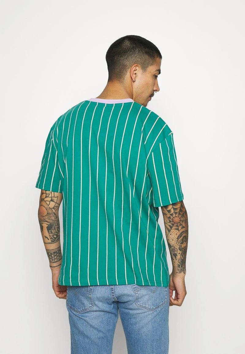 Auslauf 🌟 Karl Kani ORIGINALS PINSTRIPE TEE UNISEX - T-Shirt Print - Green 🛒 3 Auslauf 🌟 Karl Kani ORIGINALS PINSTRIPE TEE UNISEX - T-Shirt Print - Green 🛒 – Bild 3