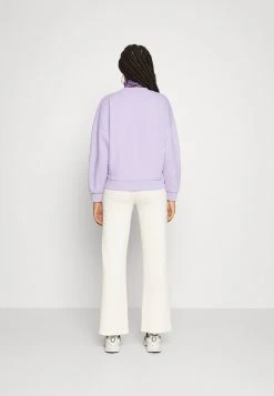 Bestes Angebot 😍 Karl Kani SMALL SIGNATURE CREW - Sweatshirt - Purple, Damen ❤️ -Karl Kani Verkäufe d73da5da83bf47c2b9db3d0e5ee593d7