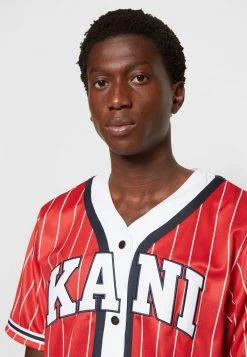 Rabatt 🧨 Karl Kani SERIF ⚾ BASEBALL SHIRT - Hemd - Red, Herren ⭐ 13 Rabatt 🧨 Karl Kani SERIF ⚾ BASEBALL SHIRT - Hemd - Red, Herren ⭐ -Karl Kani Verkäufe d8353563c7e74e73bc3a0fc595e05337