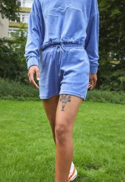 Angebote 🌟 Karl Kani SIGNATURE - Shorts - Blue, Damen 🎁 -Karl Kani Verkäufe daf3f9b0f82f44beb548edeb7b87abdc