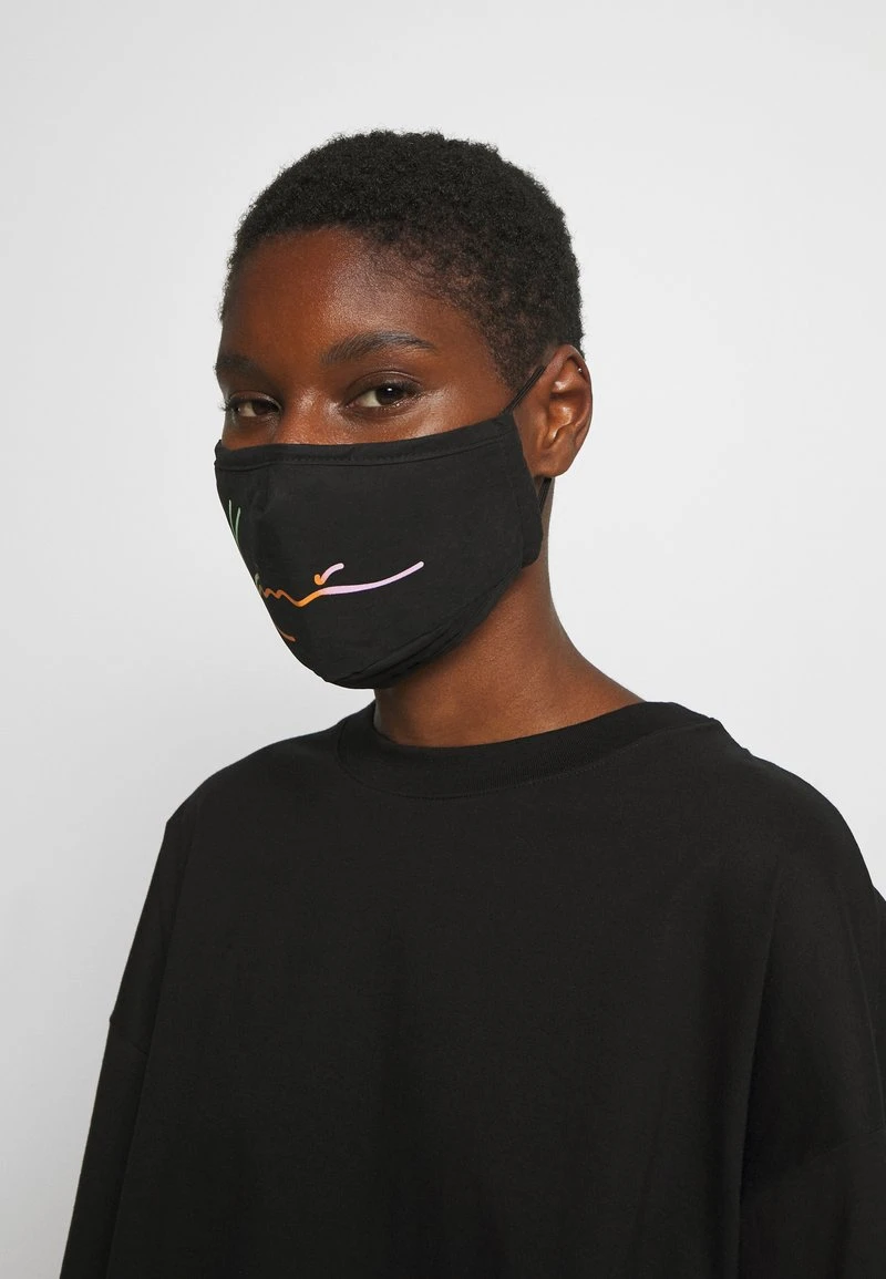 Aktion ✔️ Karl Kani SIGNATURE FACE MASK - Stoffmaske - Black, Unisex 🤩 3 Aktion ✔️ Karl Kani SIGNATURE FACE MASK - Stoffmaske - Black, Unisex 🤩 – Bild 3