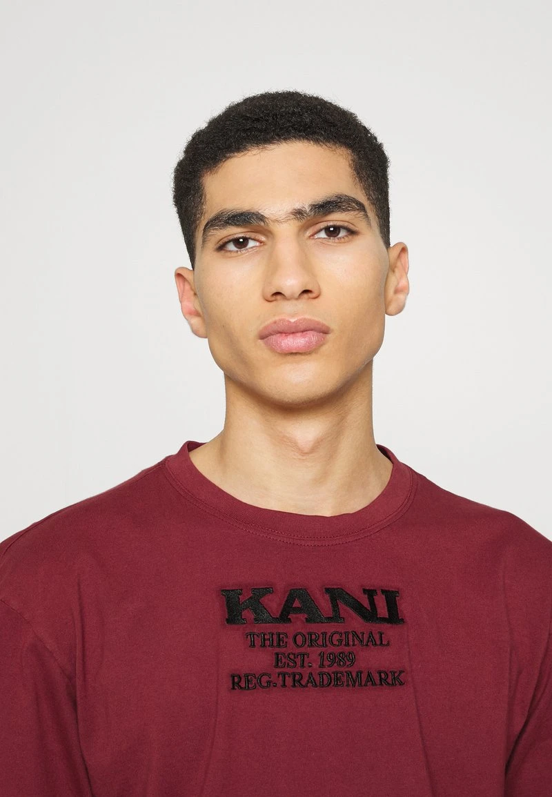 Großhandel 🧨 Karl Kani RETRO WASHED TEE UNISEX - T-Shirt Print - Dark Red 🥰 5 Großhandel 🧨 Karl Kani RETRO WASHED TEE UNISEX - T-Shirt Print - Dark Red 🥰 – Bild 5
