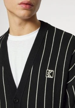 Am billigsten ✔️ Karl Kani PINSTRIPE CARDIGAN - Strickjacke - Cream, Unisex ❤️ -Karl Kani Verkäufe e836a8dbc3e34e759542abeab26481c8