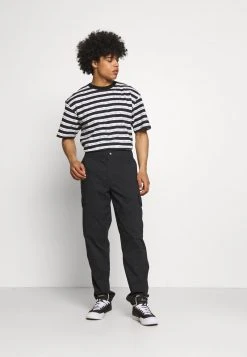 Budget 🌟 Karl Kani ORIGINALS STRIPE TEE - T-Shirt Print - White, Herren ✔️ -Karl Kani Verkäufe eae04d9676744dd8ae58ba492b657995