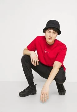 Coupon ⭐ Karl Kani SMALL SIGNATURE TEE UNISEX - T-Shirt Basic - Red 🎁 11 Coupon ⭐ Karl Kani SMALL SIGNATURE TEE UNISEX - T-Shirt Basic - Red 🎁 -Karl Kani Verkäufe f4726ae0d4744fb58fa8b36c1aa95126