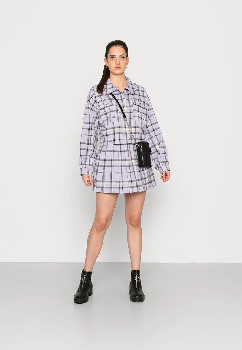 Schlussverkauf 👍 Karl Kani CHEST SIGNATURE SHORT CHECK - Leichte Jacke - Purple, Damen 👏 2 Schlussverkauf 👍 Karl Kani CHEST SIGNATURE SHORT CHECK - Leichte Jacke - Purple, Damen 👏 – Bild 2