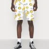 Rabatt ✔️ KARL KANI X SMILEY® SMALL SIGNATURE UNISEX - Shorts - White 🤩