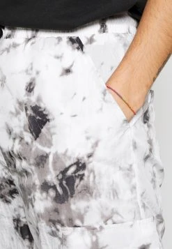 Besorgen 🔔 Karl Kani SIGNATURE PIXELPRINT PANTS UNISEX - Cargohose - Grey 🌟 -Karl Kani Verkäufe fba1a554fc0c4534bf3bfde4e317697c